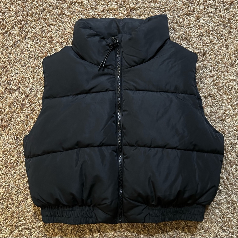 New Cotton-on mother puffer Black Crop Vest Small 6